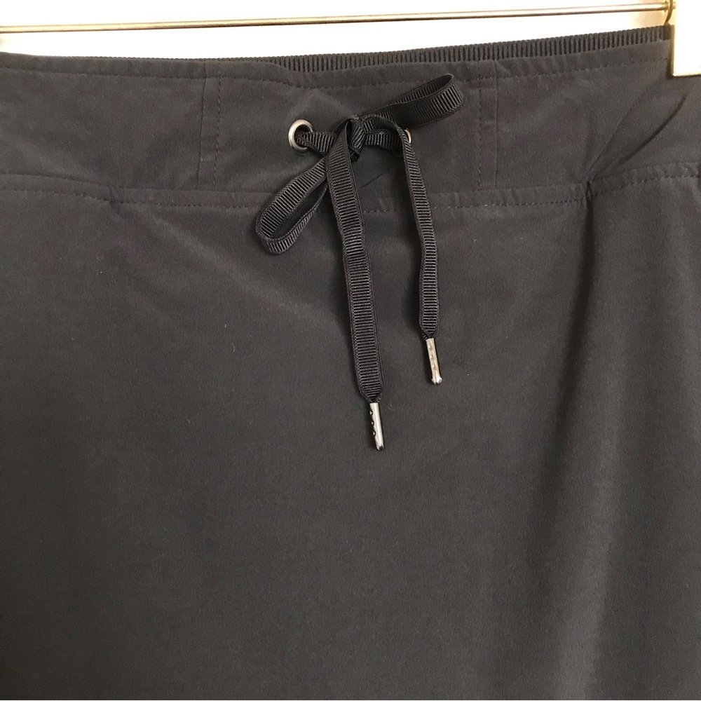Athleta Black Midtown Skort Size 14 Activewear Casual Travel Tennis Outdoor - Picture 4 of 16